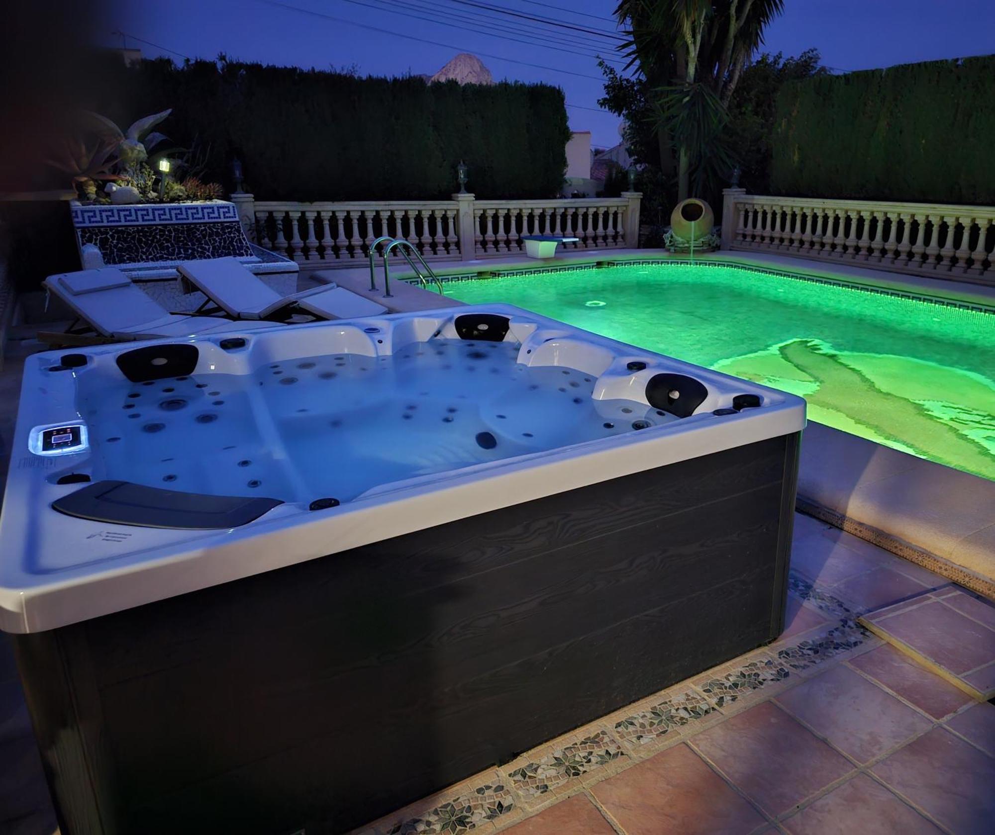Luxury Villa - Pool, Hot Tub, Aircon, Tvs, Home Cinema, Office, Gbit Internet, Sports Equipment Калпе Екстериор снимка