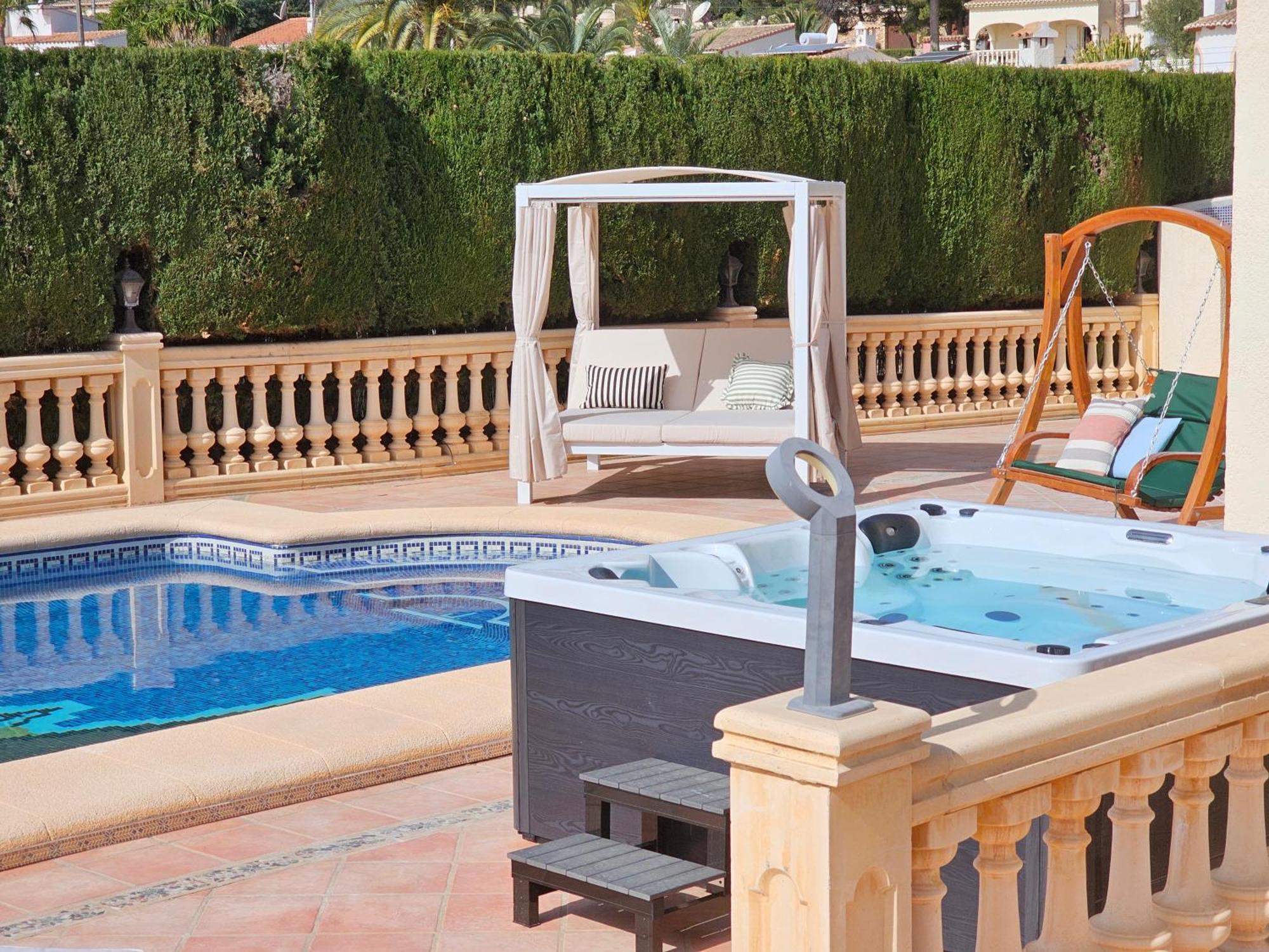 Luxury Villa - Pool, Hot Tub, Aircon, Tvs, Home Cinema, Office, Gbit Internet, Sports Equipment Калпе Екстериор снимка