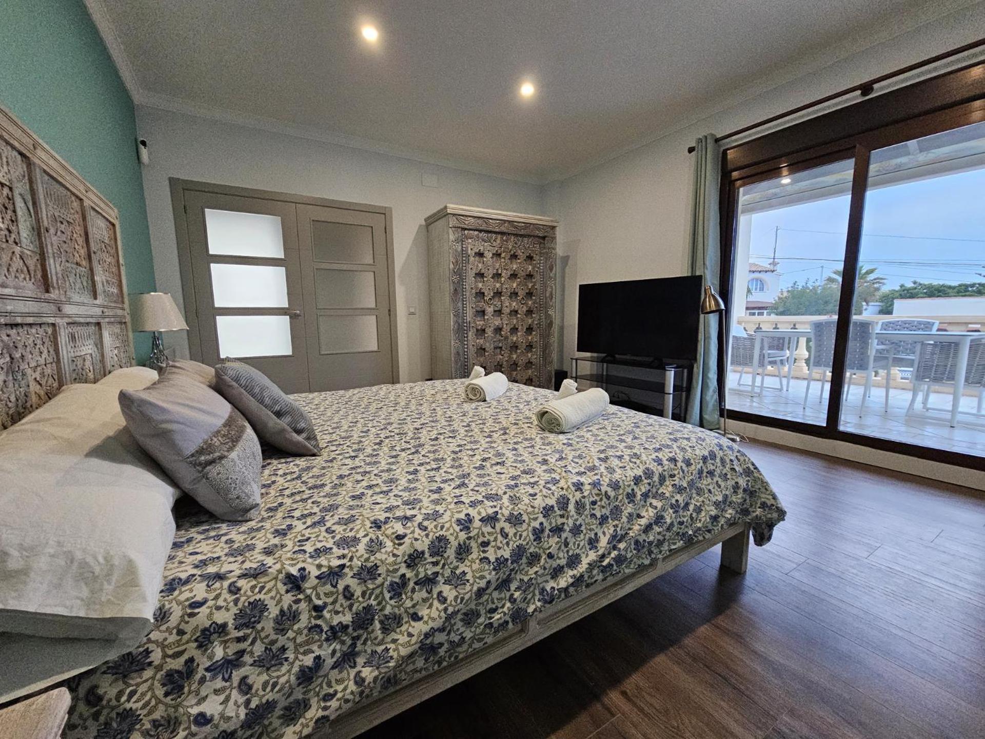 Luxury Villa - Pool, Hot Tub, Aircon, Tvs, Home Cinema, Office, Gbit Internet, Sports Equipment Калпе Екстериор снимка